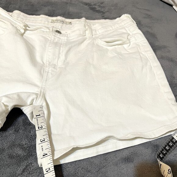 LEVI STRAUSS & CO. 515 JEANS SHORTS WHITE MID RISE SIZE 16 - Picture 5 of 11